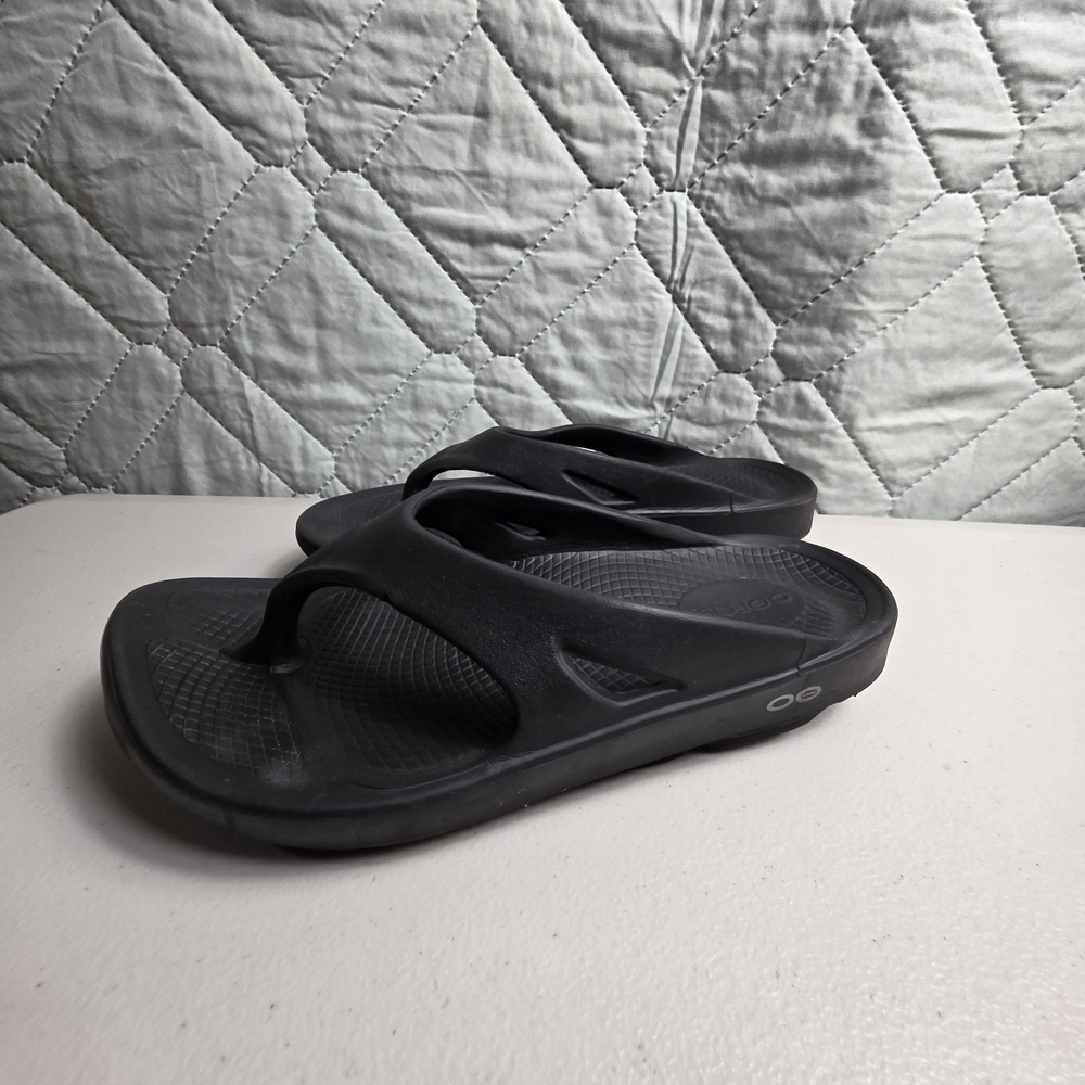 OOFOS Ooriginal Recovery Comfort Sandal Flip Flop 
Size Mens 5
Womens 7
 Black - Picture 10 of 10